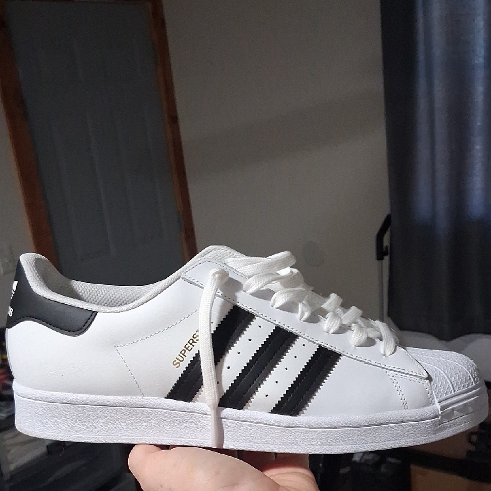 NWOT Adidas Superstars Size 11